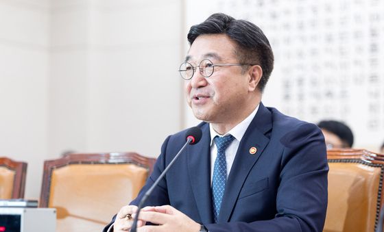 중수청 관련 질의 답변하는 윤호중 장관