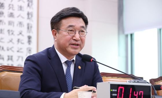 중수청법 관련 답변하는 윤호중 장관