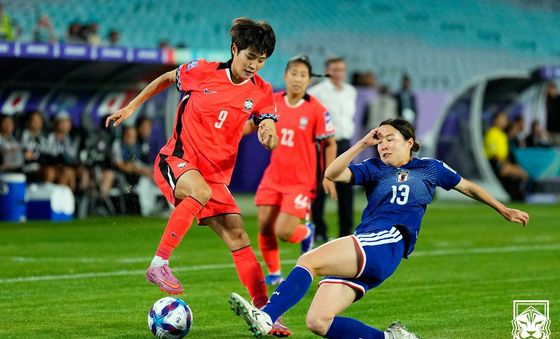 볼경합하는 문은주