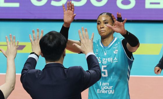 실바 한 시즌 최다 득점 신기록! GS칼텍스, 5년 만에 봄배구 진출