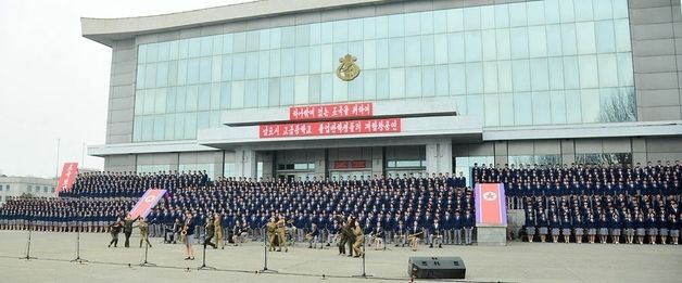 北 "새 세대 애국심 강화"…학생 합창공연 진행