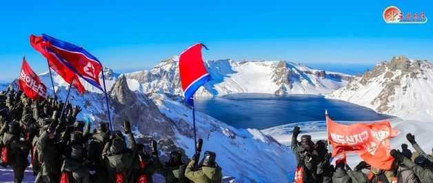 北 "백두산 답사열기 고조"…전적지 행군 이어져