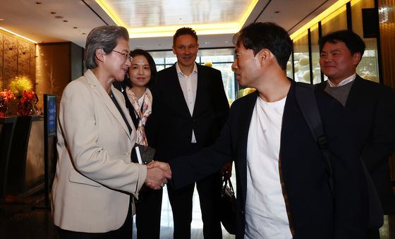 김성훈 업스테이지 대표와 조찬 마친 리사 수 CEO