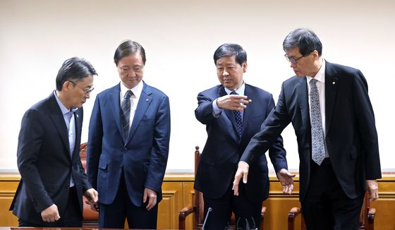 확대거시경제금융회의 참석한 구윤철 부총리