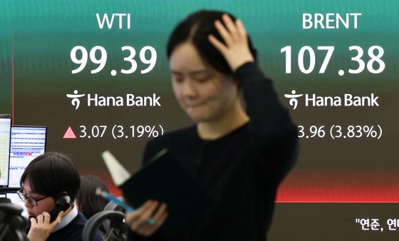 중동사태 격화에 국제유가 급등