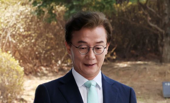 피의자 신분으로 합수본 출석하는 전재수 의원