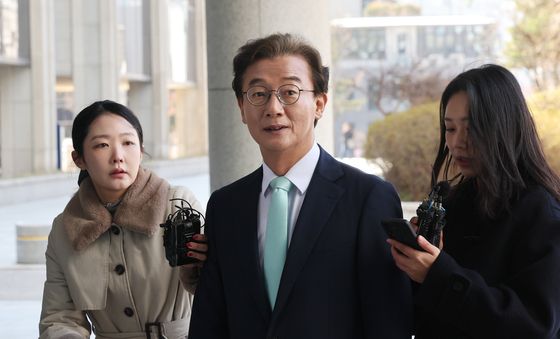 전재수 의원, 피의자 신분으로 합수본 출석