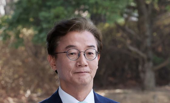 합수본 출석하는 전재수 의원 '굳은 표정'