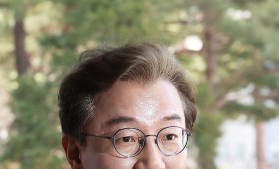 '통일교 금품수수 의혹' 전재수 의원, 합수본 첫 소환조사