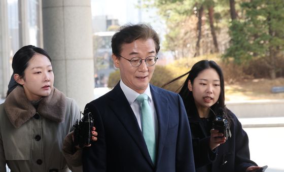 '통일교 금품수수 의혹' 전재수 첫 합수본 출석