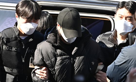 6년 전 학대로 숨진 '3세 딸' 이불·비닐로 감싸 매장…친모·남친 구속 기로