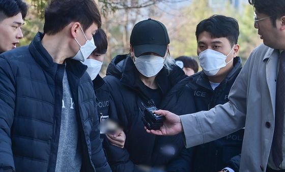 6년 전 학대로 숨진 '3세 딸' 이불·비닐로 감싸 매장…친모·남친 구속 기로