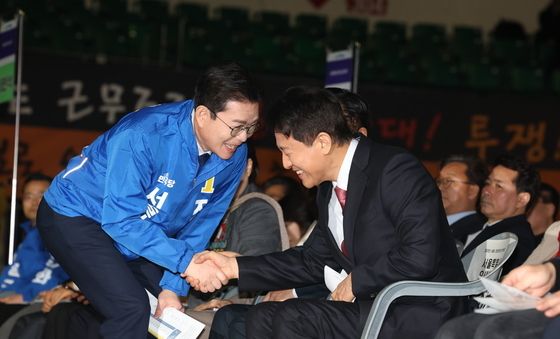 손 잡은 오세훈-정원오