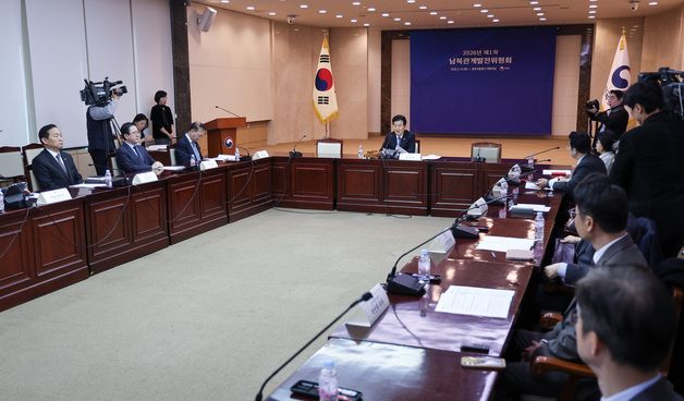 모두발언하는 정동영 장관