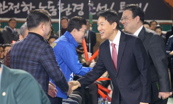 환경공무관 한마음축제 참석한 오세훈-정원오