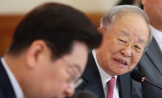 노동정책 토론회 발언하는 손경식 경총 회장