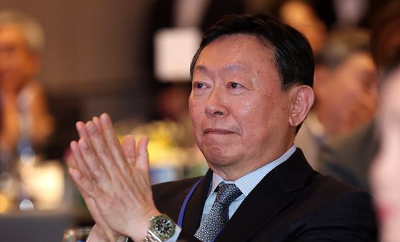 벅찬 감동 받은 신동빈 회장