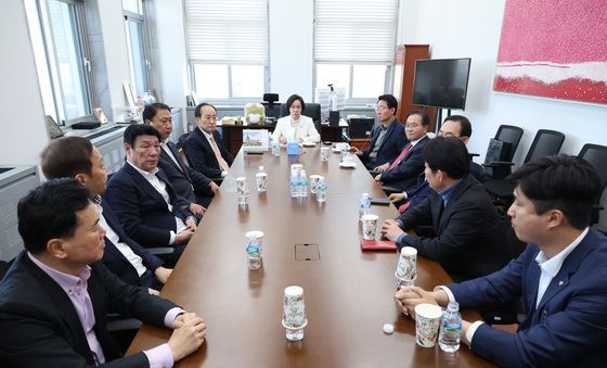 회동하는 국민의힘 대구의원들