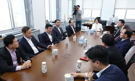 한자리에 모인 국민의힘 대구지역구 의원들