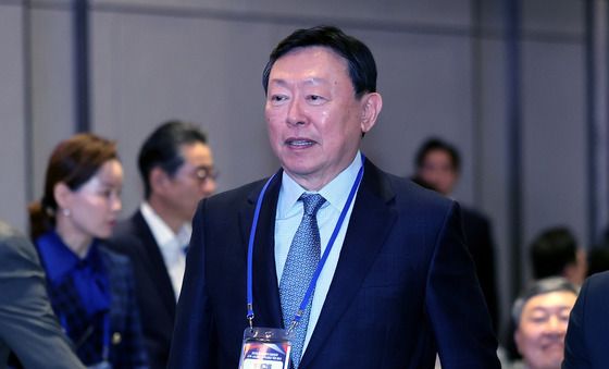 입장하는 신동빈 롯데그룹 회장