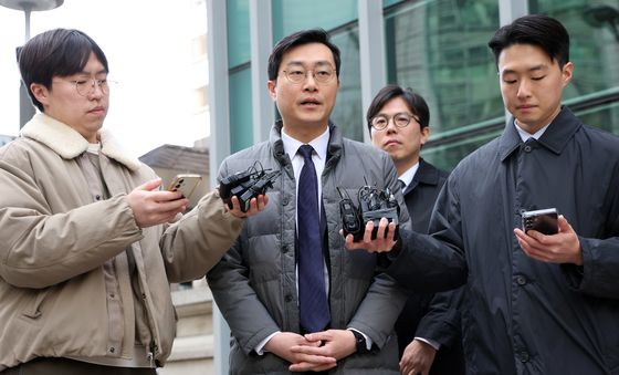 장경태 의원, 수사심의위 출석하며 입장 표명