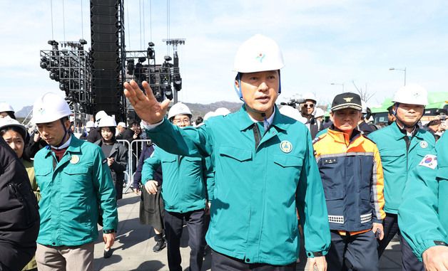 BTS 공연 무대시설 살펴보는 오세훈 시장