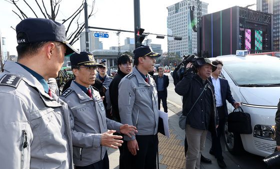 BTS 컴백 무대 현장점검하는 유재성 경찰청장 직무대행