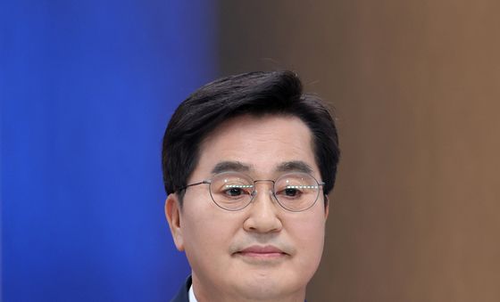 합동토론회 참석한 김동연
