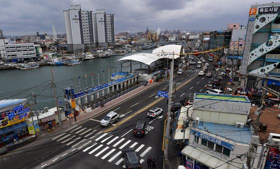 보수 공사 마친 포항 죽도어시장 앞 도로