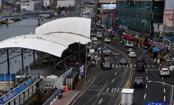 지반 침하공사 후 개통된 죽도어시장 도로