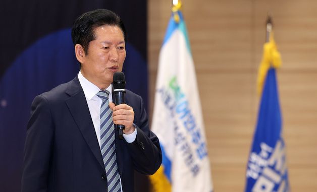 축사하는 정청래 대표