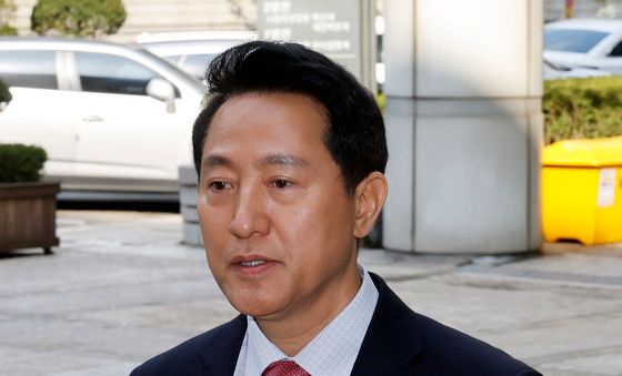 오세훈 시장, 중앙지법 공판 출석