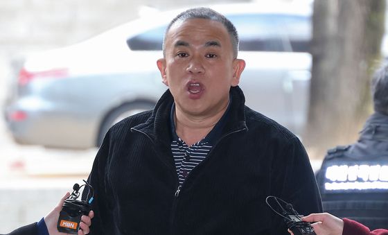 명태균, 여론조사비 대납 의혹 관련 증인 출석