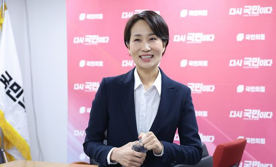 충북지사 후보 면접 참석하는 김수민