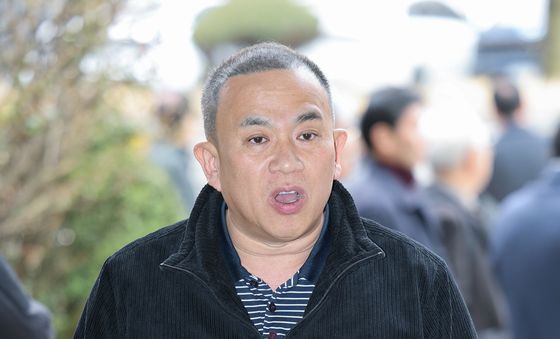 정치브로커 명태균, 재판 증인 출석