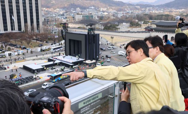 BTS 광화문 공연 현장점검 나선 최휘영 장관