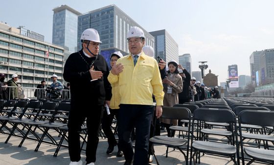 윤호중 장관, BTS 행사 앞두고 광화문 일대 안전관리 점검