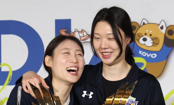 배유나-양효진, 트로피는 양보 못해