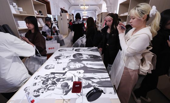 BTS 팝업스토어 찾은 아미들