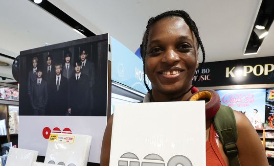 BTS 컴백 앨범 구매한 외국인 팬