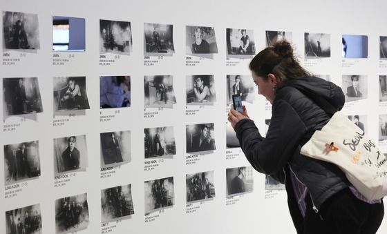 BTS 팝업 즐기는 아미