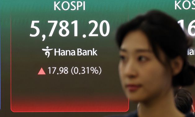 코스피, 개인 '사자'에 상승 출발…5800선 회복