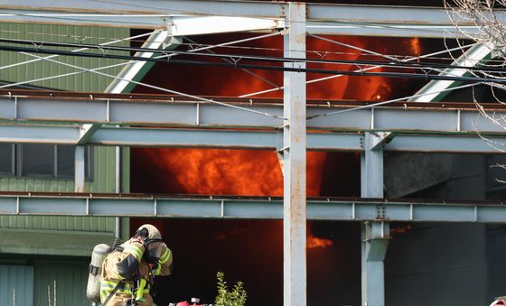 화재 진화 투입 준비