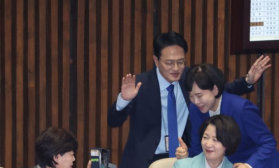 공소청법 가결 환영하는 더불어민주당