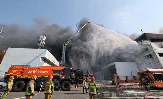 대전 문평동 자동차제조공장 화재 진화 현장