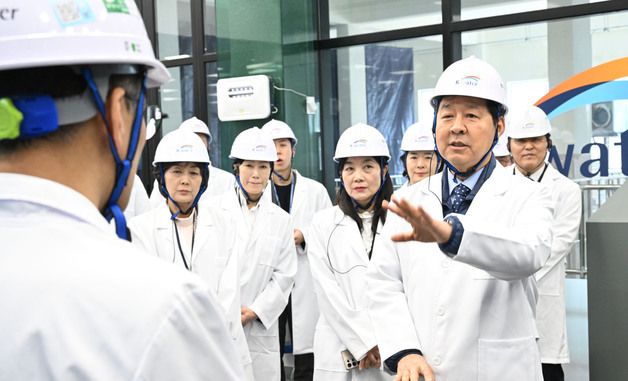 구윤철 부총리, 화성 AI정수장 현장방문