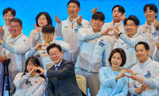 이재명 대통령 '동계 패럴림픽 선수단과 함께'