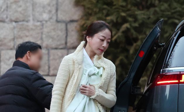 청운동 옛 자택 들어서는 노현정 전 아나운서