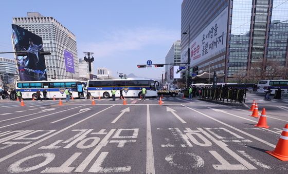 BTS 컴백에 광화문 '진공 상태'