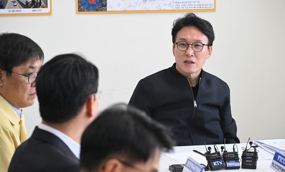 발언하는 김민석 국무총리